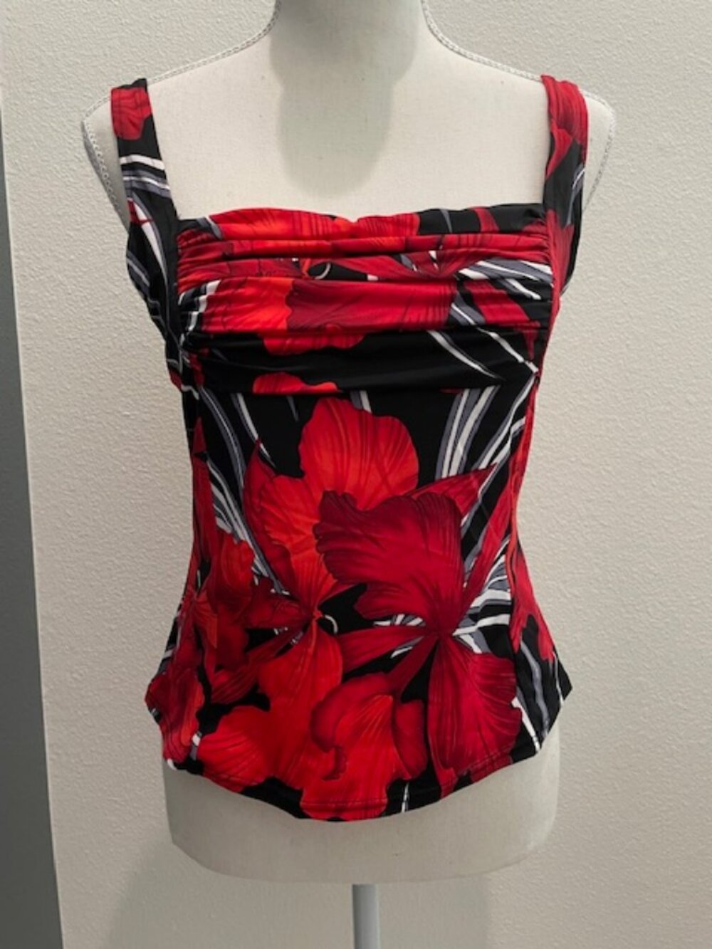 Caribbean Joe Floral Tankini Top Women's 10